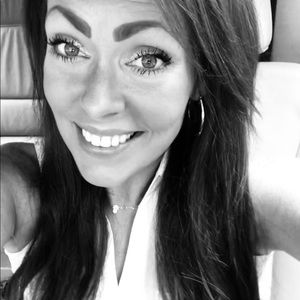 Hi thanks for stopping by Jenna’s Closet!